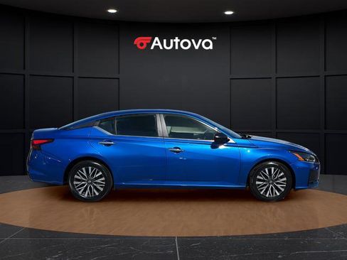 Used 2025 Nissan Altima 2.5 SV FWD image 6