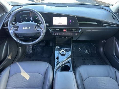 Used 2024 Kia Niro EX image 2
