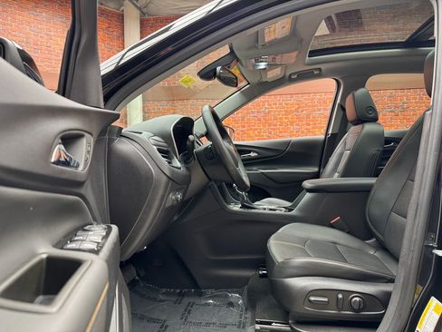 Used 2023 Chevrolet Equinox Premier AWD/4WD image 22