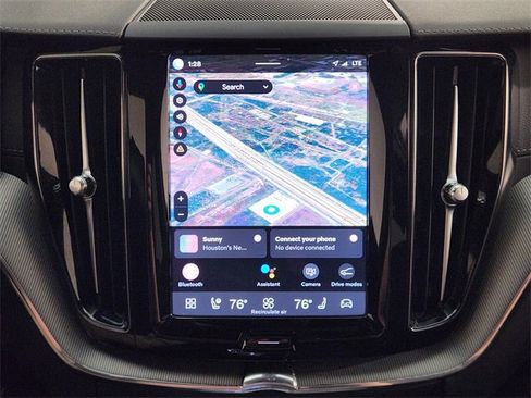 Used 2024 Volvo XC60 T8 Ultimate image 17