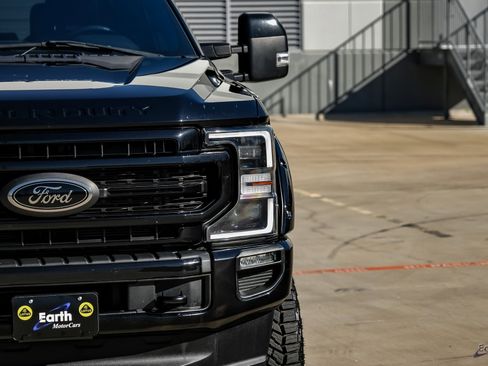 Used 2022 Ford F250 Lariat w/ Black Appearance Package image 24