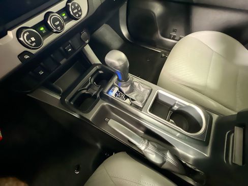 Used 2022 Toyota Tacoma SR w/ SX Package image 24