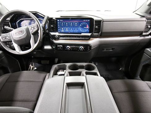 Used 2024 GMC Sierra 1500 Elevation AWD/4WD image 3