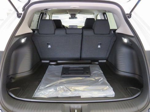 New 2026 Honda HR-V LX image 9