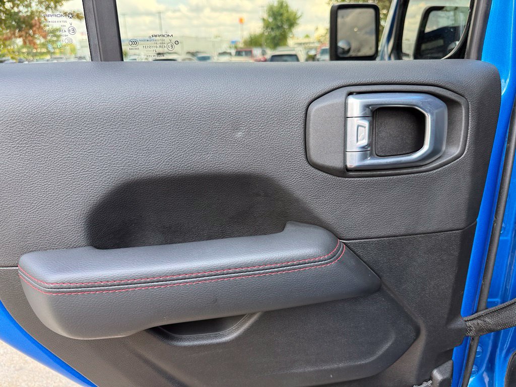Used 2021 Jeep Wrangler Unlimited Rubicon AWD/4WD image 37