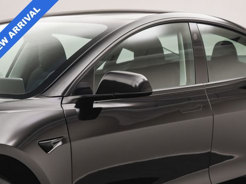 Used 2022 Tesla Model 3 image 12