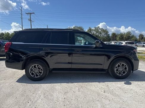 Used 2025 Ford Expedition Active AWD/4WD image 9