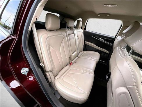 Used 2023 Lincoln Nautilus FWD image 28