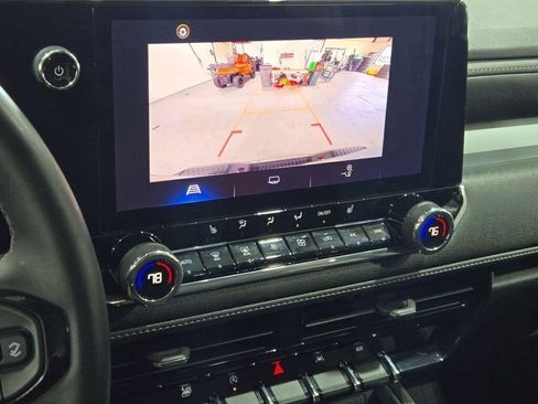 Used 2024 Chevrolet Colorado LT w/ LT Convenience Package II image 27