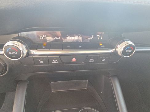 Used 2023 MAZDA MAZDA3 s image 29