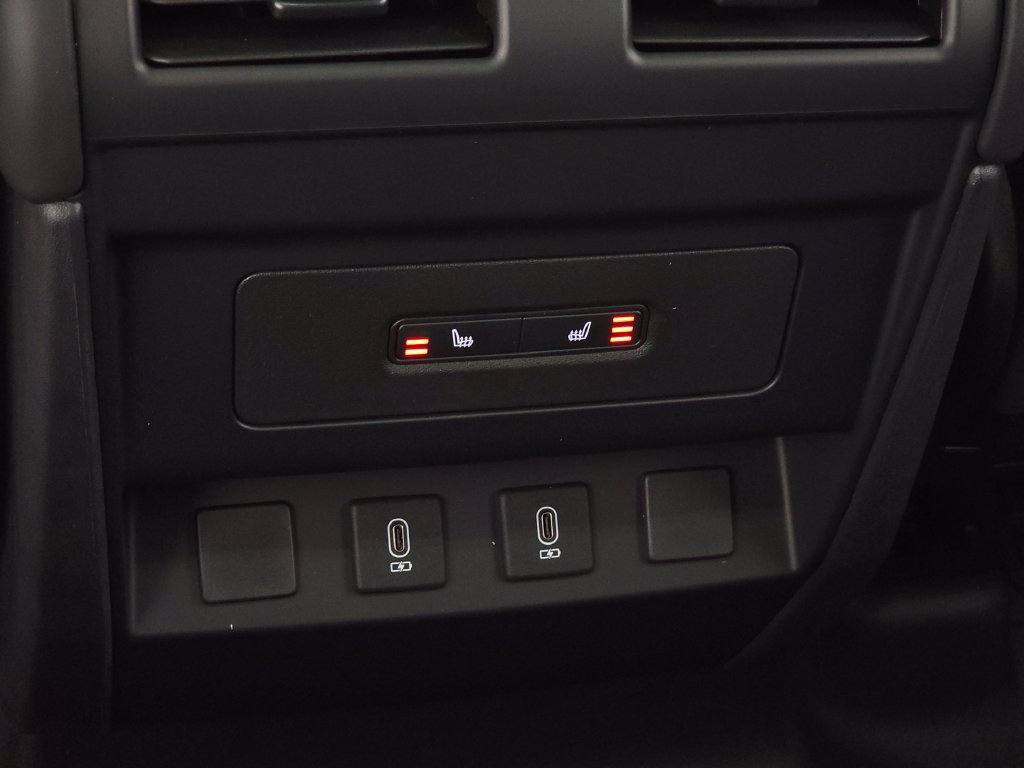 Used 2026 Land Rover Defender 110 X AWD/4WD image 34