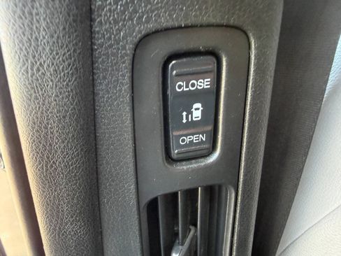 Used 2018 Honda Odyssey Elite image 29