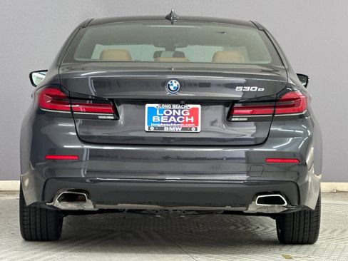Used 2023 BMW 530e w/ Convenience Package image 9