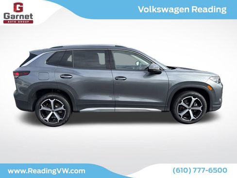 New 2025 Volkswagen Tiguan SE image 6