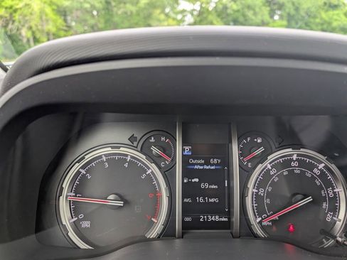 Certified 2023 Toyota 4Runner TRD Off-Road Premium w/ Moonroof Package AWD/4WD image 24