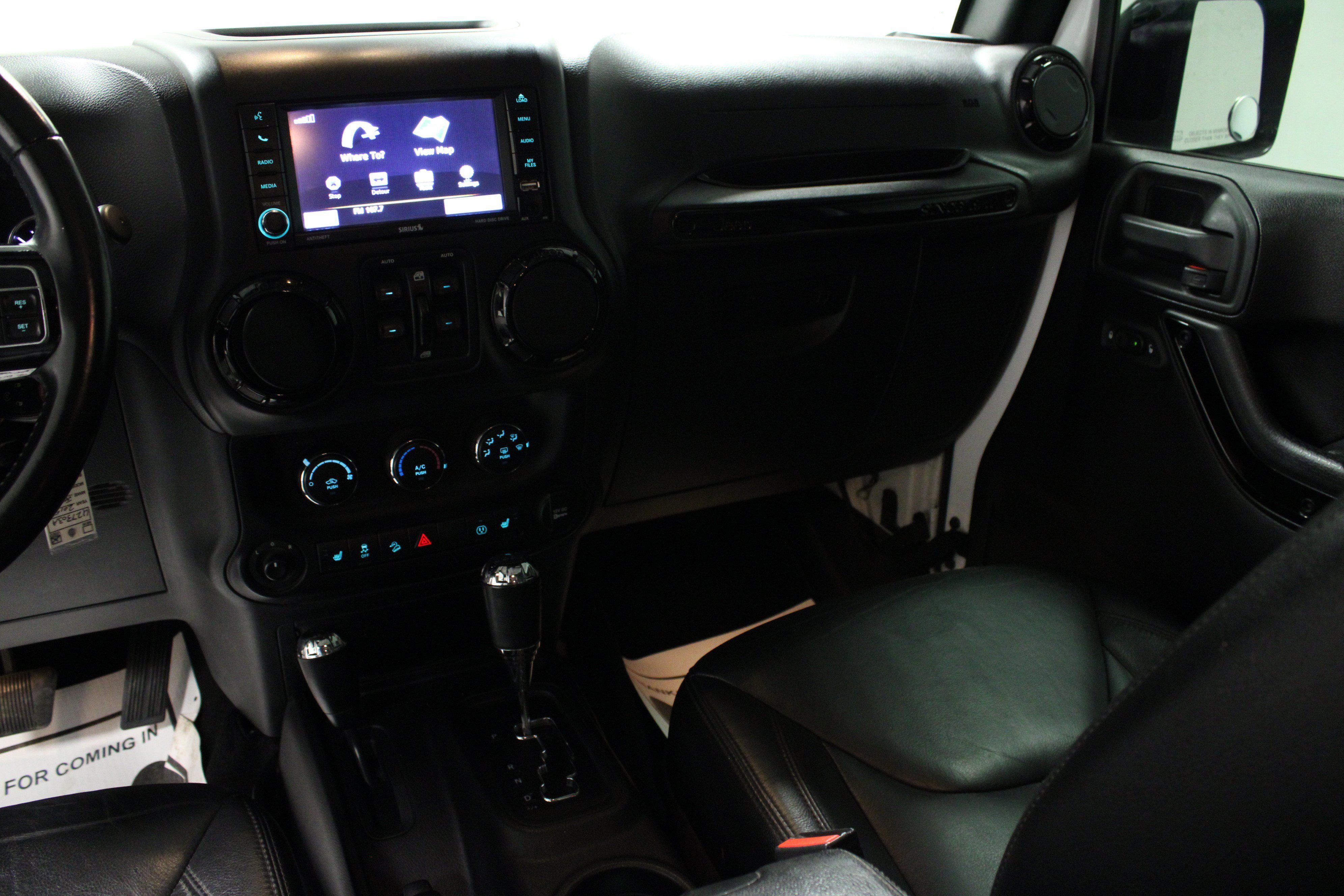 Used 2015 Jeep Wrangler Unlimited Sahara AWD/4WD image 19