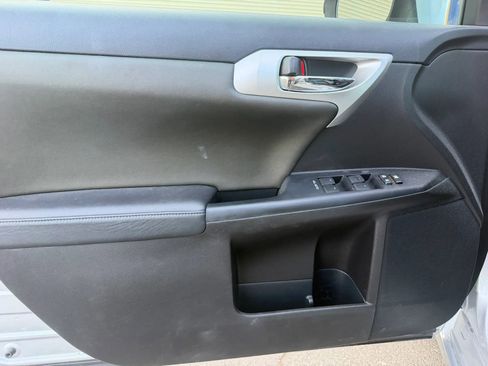 Used 2013 Lexus CT 200h w/ Premium Pkg w/Navigation image 9