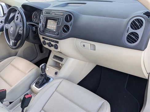 Used 2016 Volkswagen Tiguan S image 20