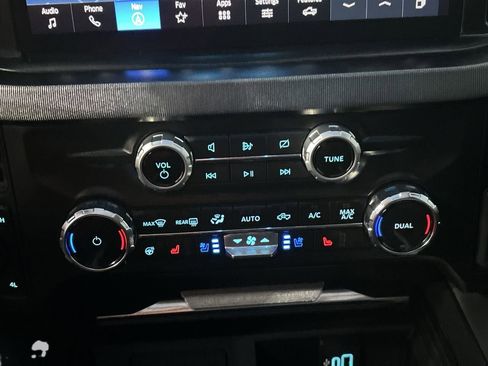 Certified 2024 Ford F250 Platinum w/ FX4 Off-Road Package image 25