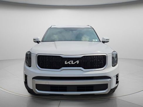 Used 2024 Kia Telluride EX w/ EX Captain's Chair Package AWD/4WD image 4