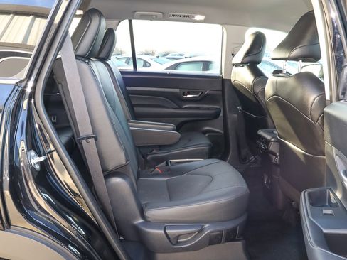 Used 2025 Toyota Grand Highlander XLE image 26