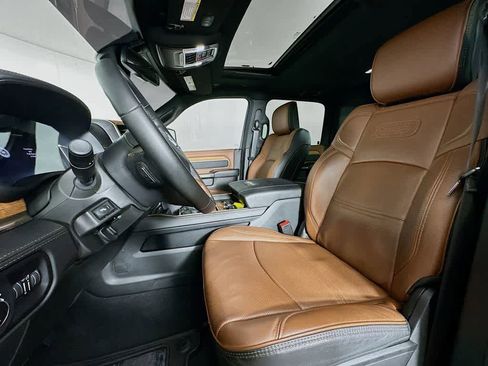 Used 2024 RAM 3500 Limited image 12