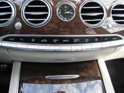 Used 2015 Mercedes-Benz S 550 Sedan image 19