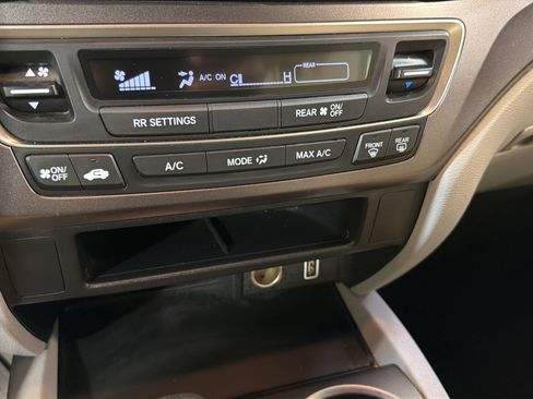 Used 2020 Honda Pilot LX image 18