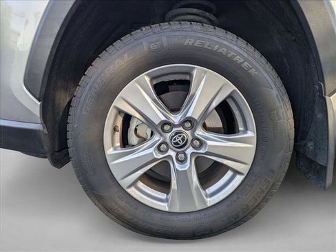 Used 2024 Toyota RAV4 XLE FWD image 13