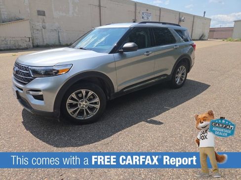 Used 2023 Ford Explorer XLT w/ Equipment Group 202A AWD/4WD image 2