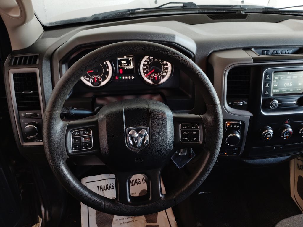 Used 2018 RAM 1500 Express AWD/4WD image 31