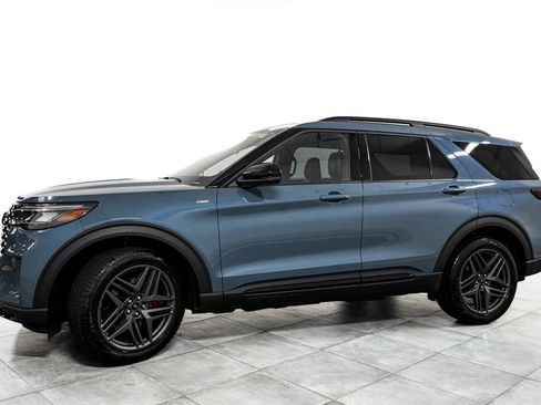 New 2026 Ford Explorer ST-Line w/ ST-Line Street Pack AWD/4WD image 4