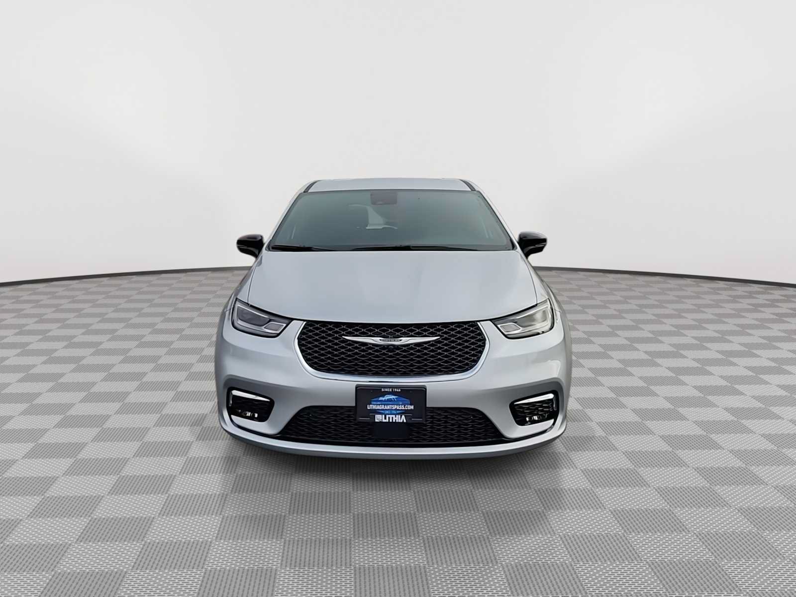 New 2026 Chrysler Pacifica Select FWD image 3