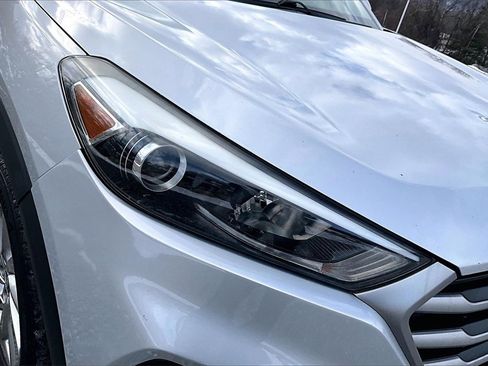 Used 2018 Hyundai Tucson SE w/ Cargo Package image 25