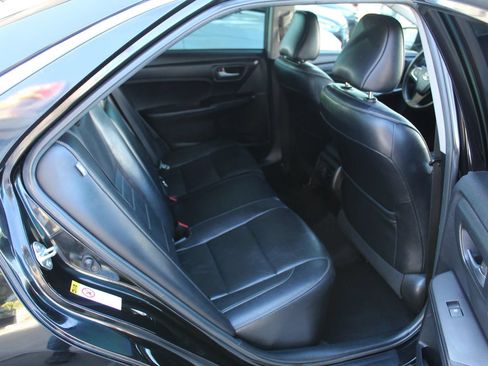 Used 2015 Toyota Camry XLE w/ Moonroof Package FWD image 11