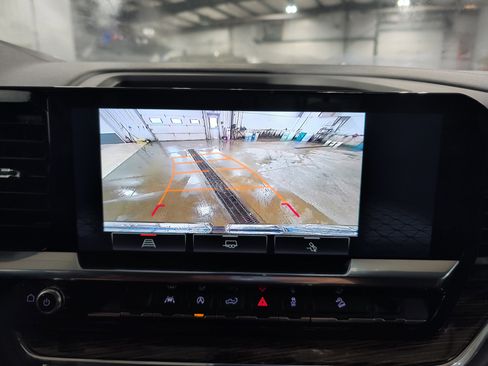 Used 2024 GMC Sierra 1500 Elevation w/ Preferred Package AWD/4WD image 13