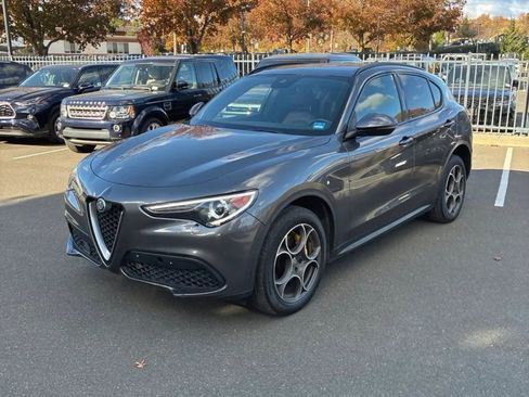 Used 2018 Alfa Romeo Stelvio Ti Sport image 1