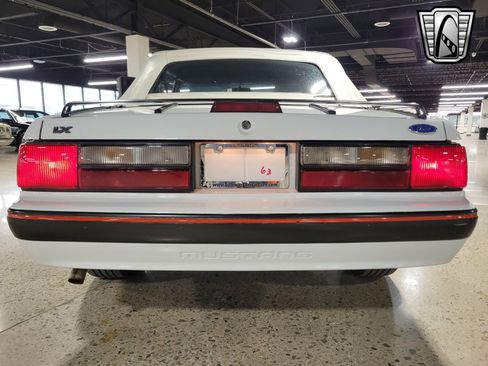 Used 1989 Ford Mustang LX image 4