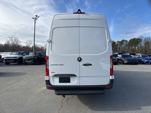 Used 2024 Mercedes-Benz eSprinter 170 Cargo image 4