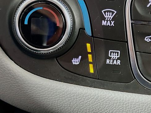 Used 2023 Chevrolet Equinox LT w/ Driver Convenience Package AWD/4WD image 19