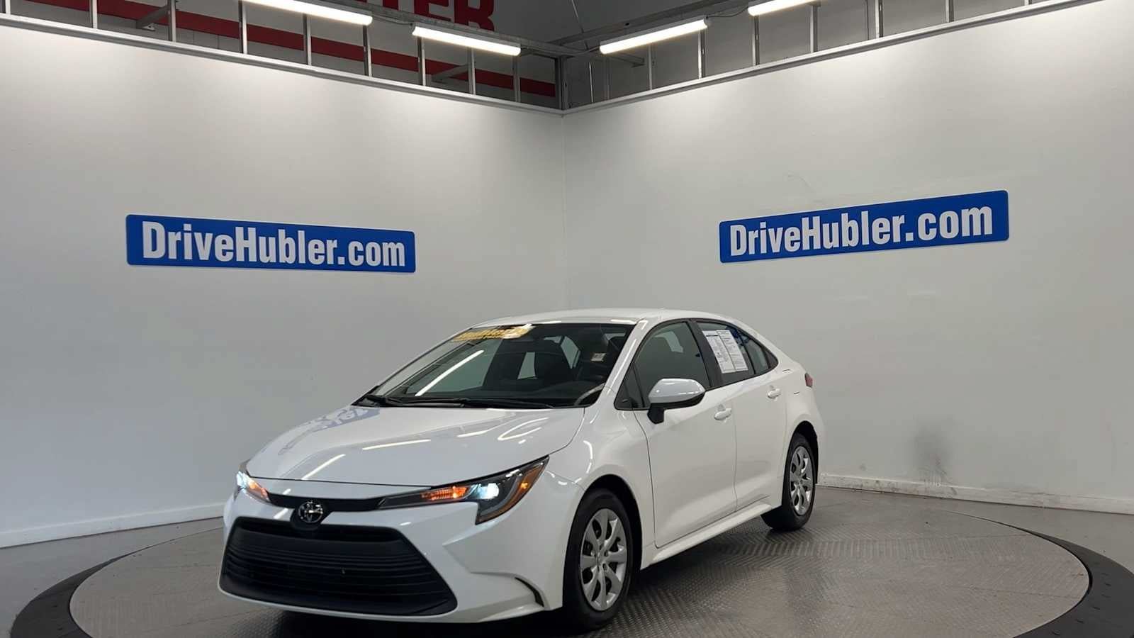 Used 2025 Toyota Corolla LE FWD image 4