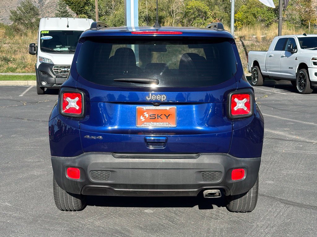 Used 2021 Jeep Renegade Latitude AWD/4WD image 12