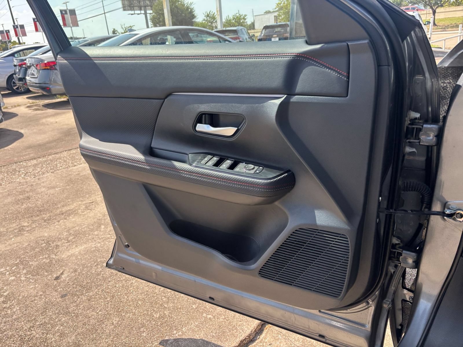 Used 2026 Nissan Kicks SR AWD/4WD image 18