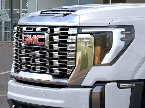 New 2026 GMC Sierra 2500 Denali w/ Denali Reserve Package image 13