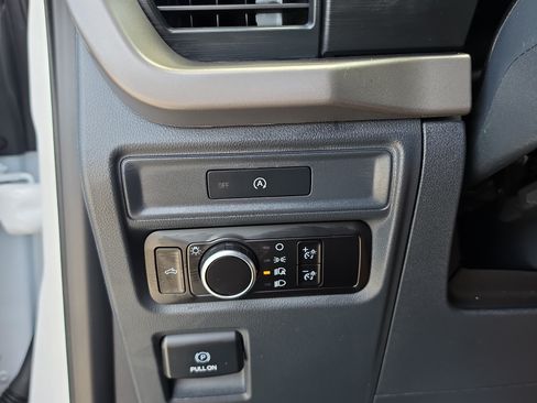 Used 2025 Ford F150 XL AWD/4WD image 24
