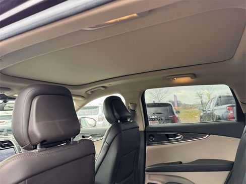 Used 2020 Lincoln Nautilus Reserve image 10