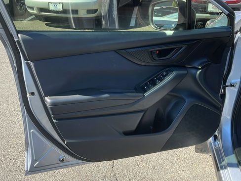 Used 2019 Subaru Crosstrek 2.0i Premium w/ Eyesight System image 11