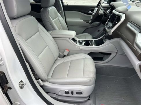 Used 2022 GMC Acadia SLT w/ Technology Package image 31