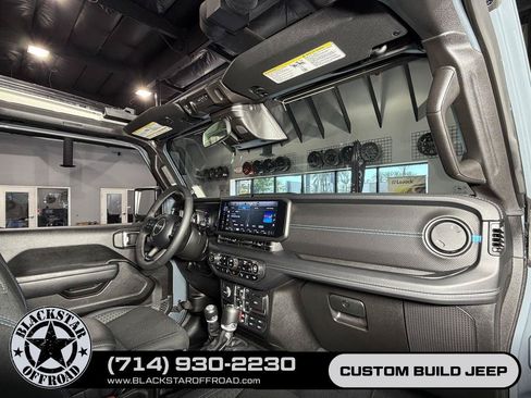 Used 2025 Jeep Wrangler Unlimited Rubicon 4xe w/ Safety Group AWD/4WD image 27