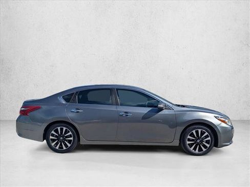 Used 2018 Nissan Altima 2.5 SL FWD image 4
